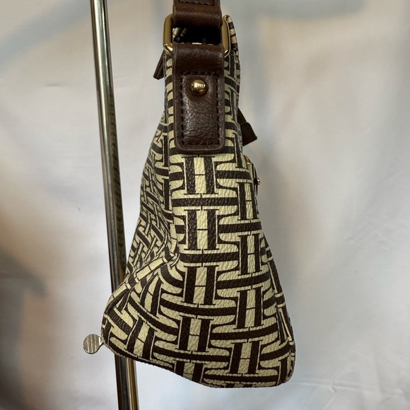 Tommy Hilfiger Monogram Shoulder Bag/Crossbody Bag Classic Designer Bag - Picture 4 of 11